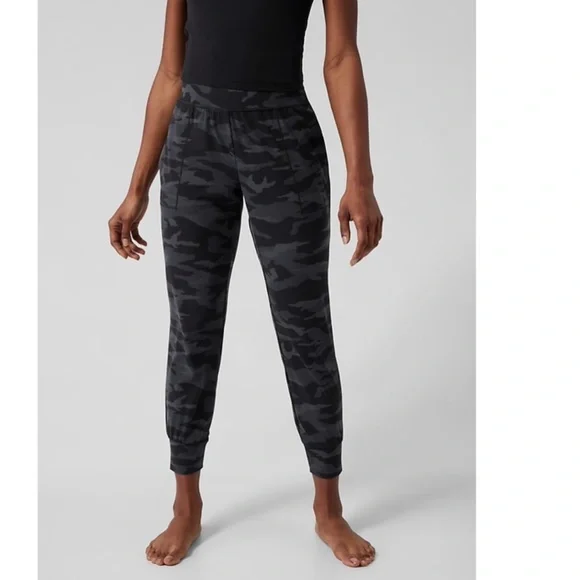 Athleta • Black Camo Salutation Jogger • Size L - Picture 7 of 13